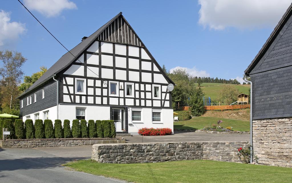 Апартаменты Ferienbauernhof Familie Stratmann Эслоэ Экстерьер фото