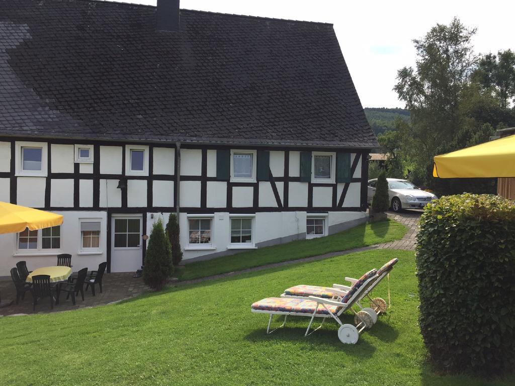 Апартаменты Ferienbauernhof Familie Stratmann Эслоэ Экстерьер фото